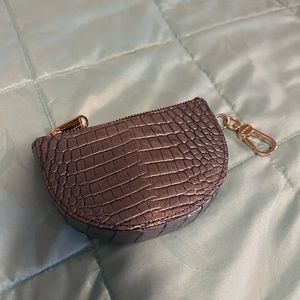 Brahmin MOD BOWIE MOTHER
OF PEARL makeup bag